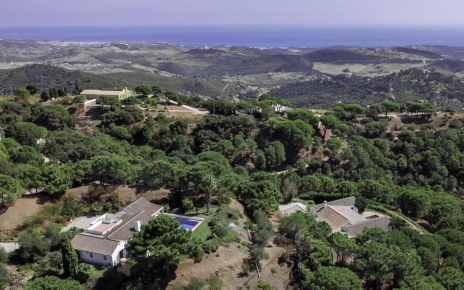 This location enjoys a wonderful mild climate